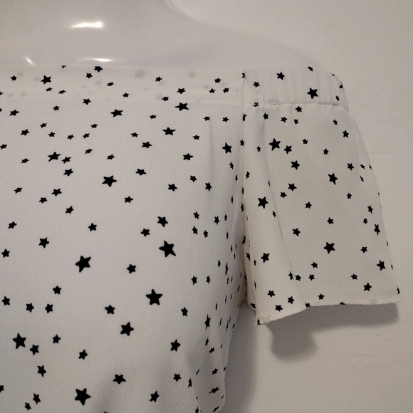 Shinestar - Star Print Off Shoulder Top - Picture 4 of 12